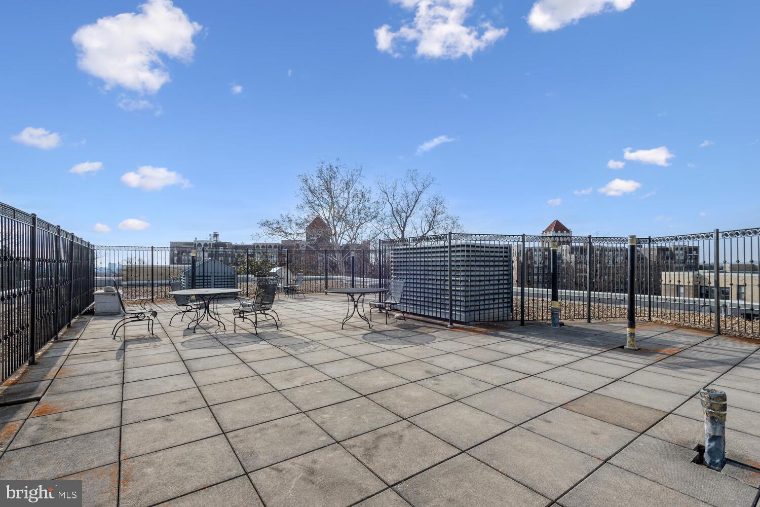 3901 Cathedral Ave NW #318