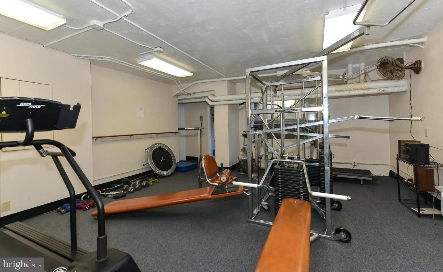 3901 Cathedral Ave NW #318