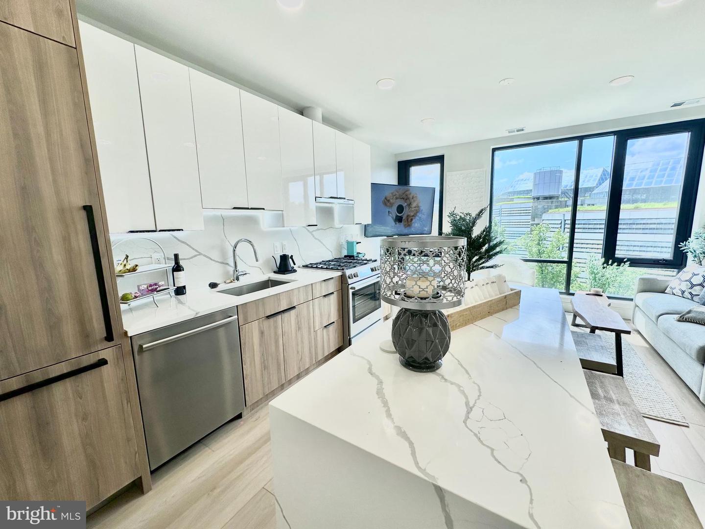 4111 Connecticut NW #602