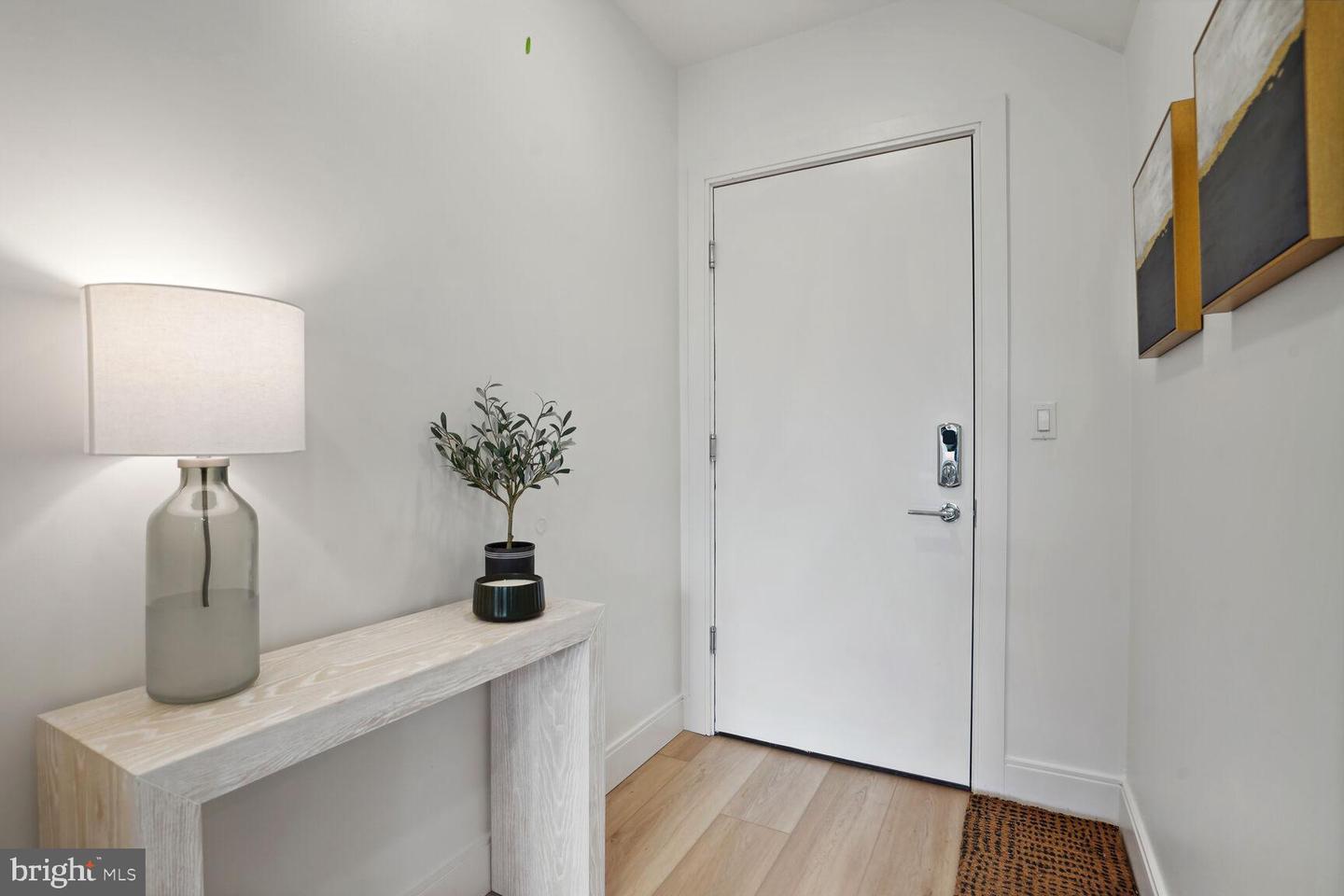 4111 Connecticut NW #602