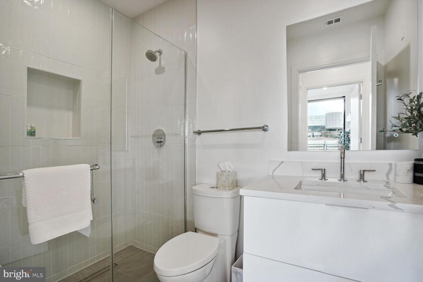 4111 Connecticut NW #602