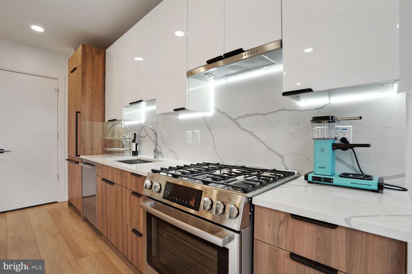 4111 Connecticut NW #602