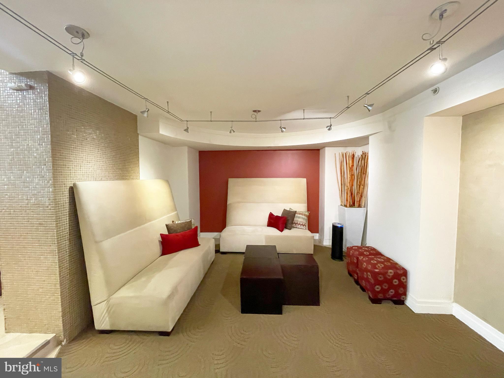 915 E St NW #1110