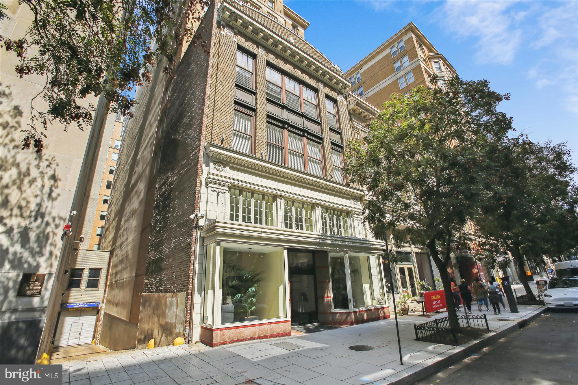 915 E St NW #1110