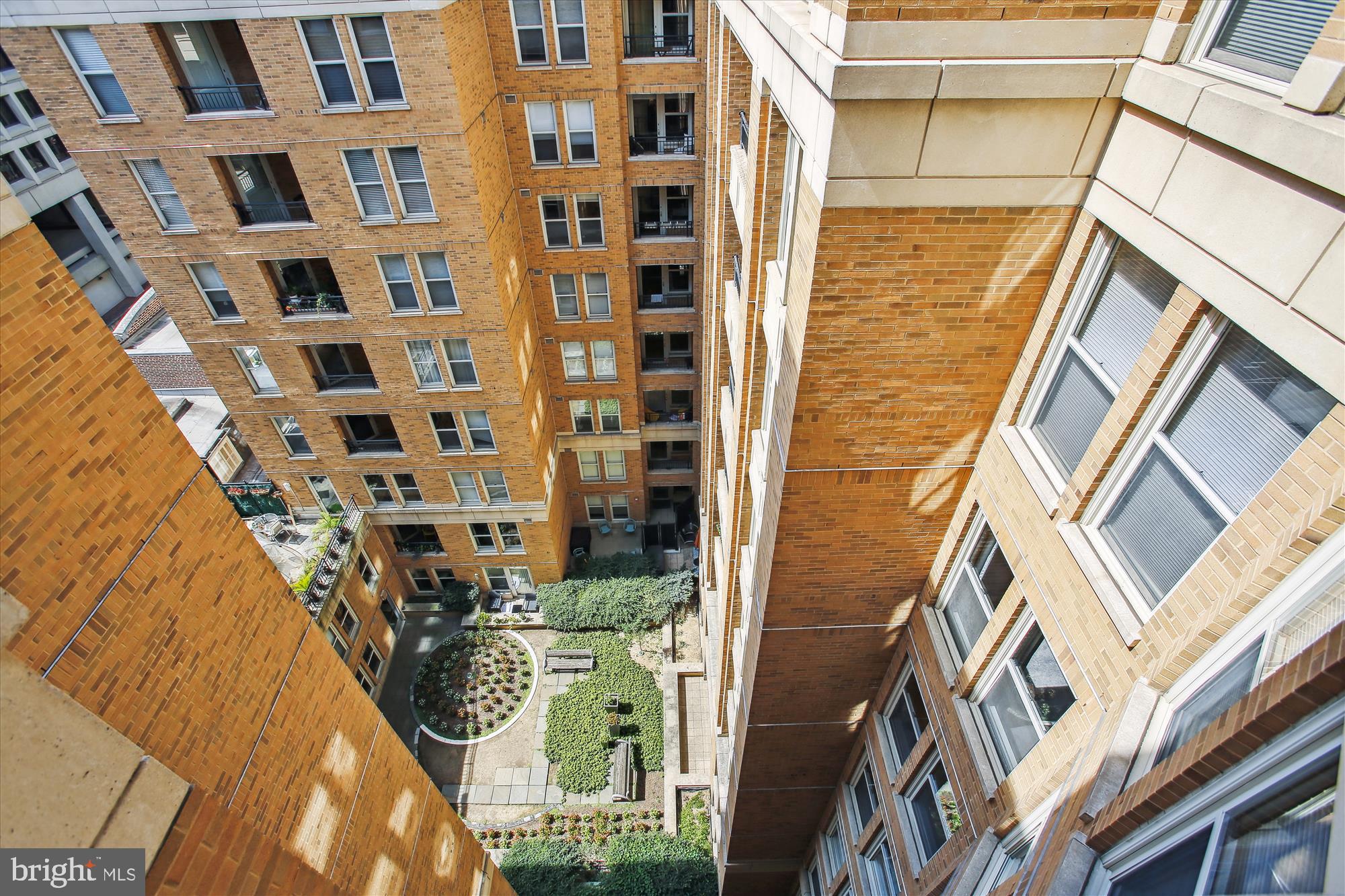915 E St NW #1110