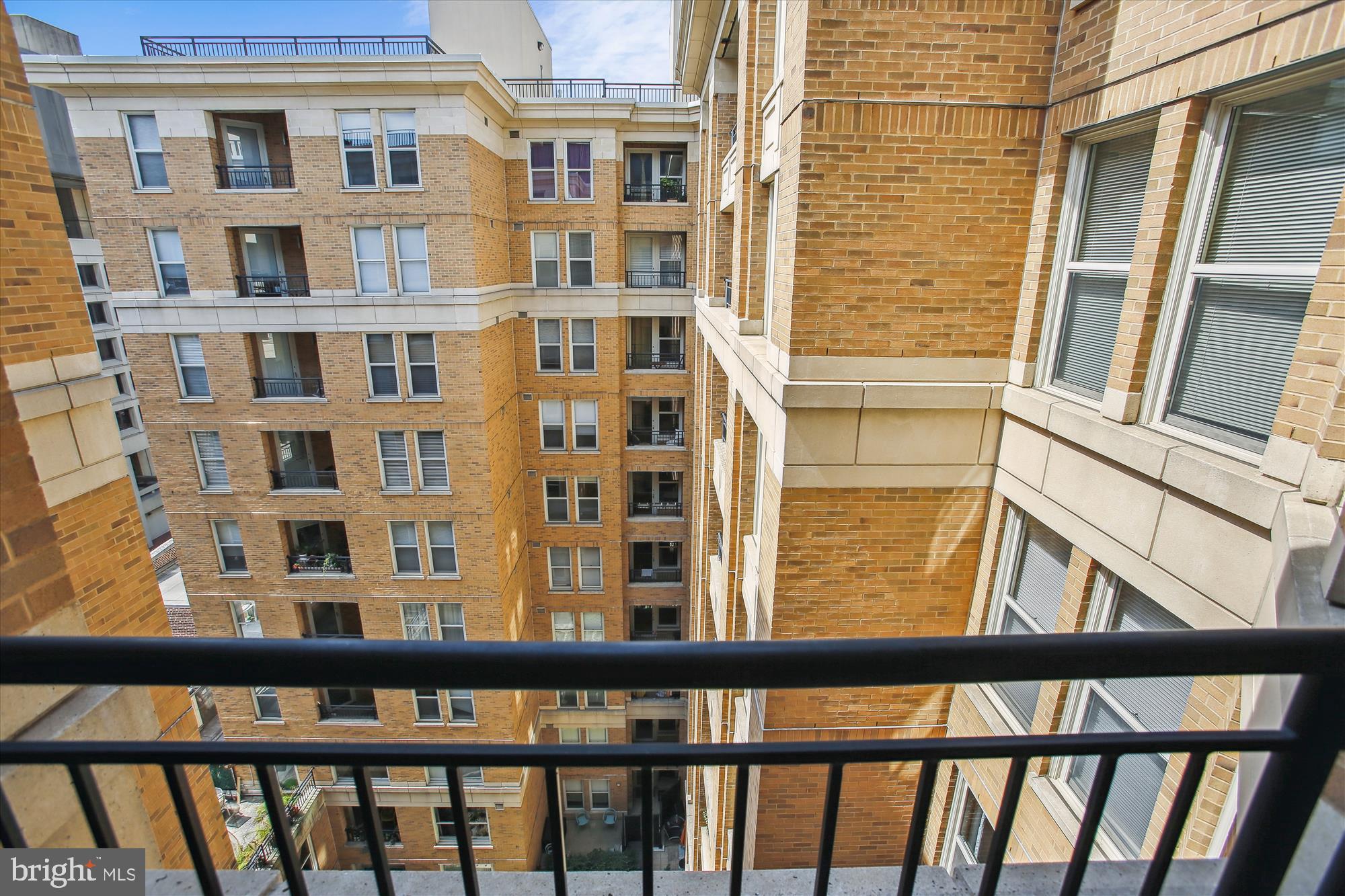 915 E St NW #1110