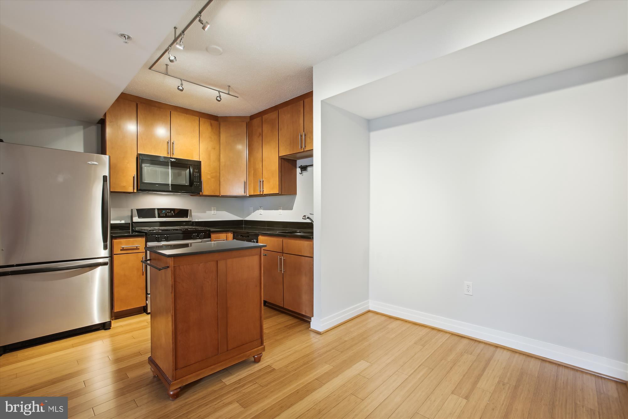 915 E St NW #1110