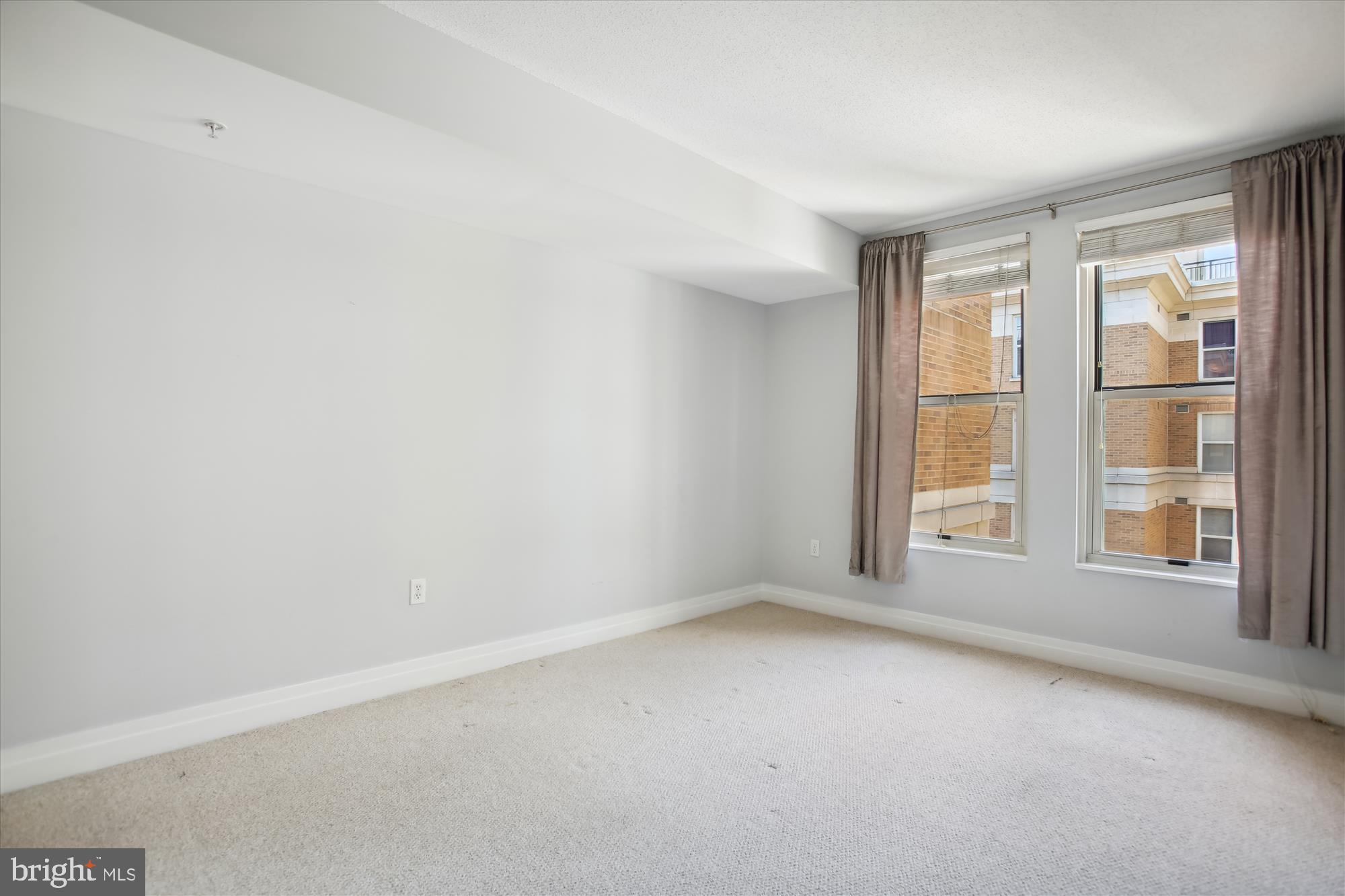 915 E St NW #1110