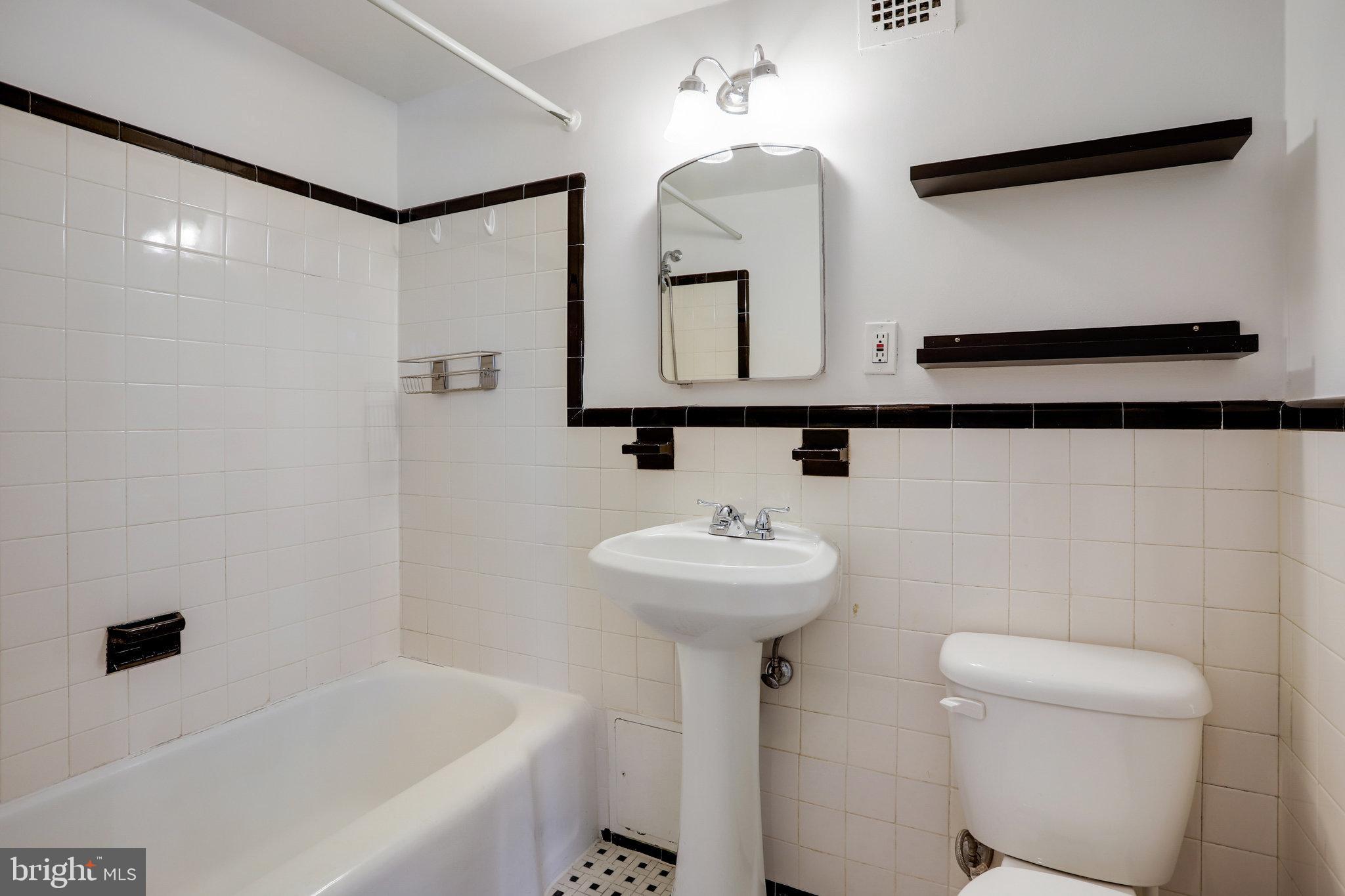 3601 Wisconsin Ave NW #206