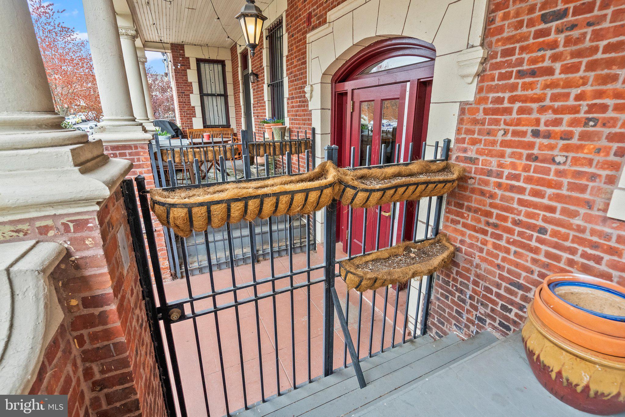 1419 Clifton St NW #102