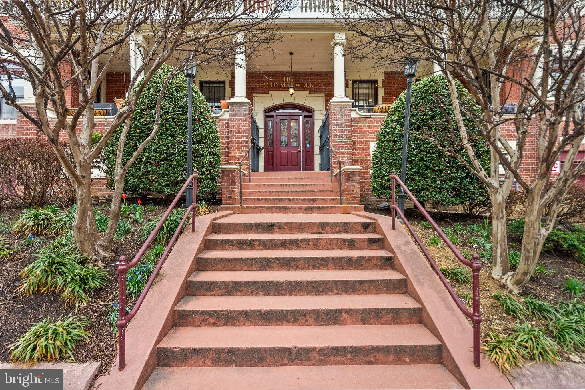 1419 Clifton St NW #102