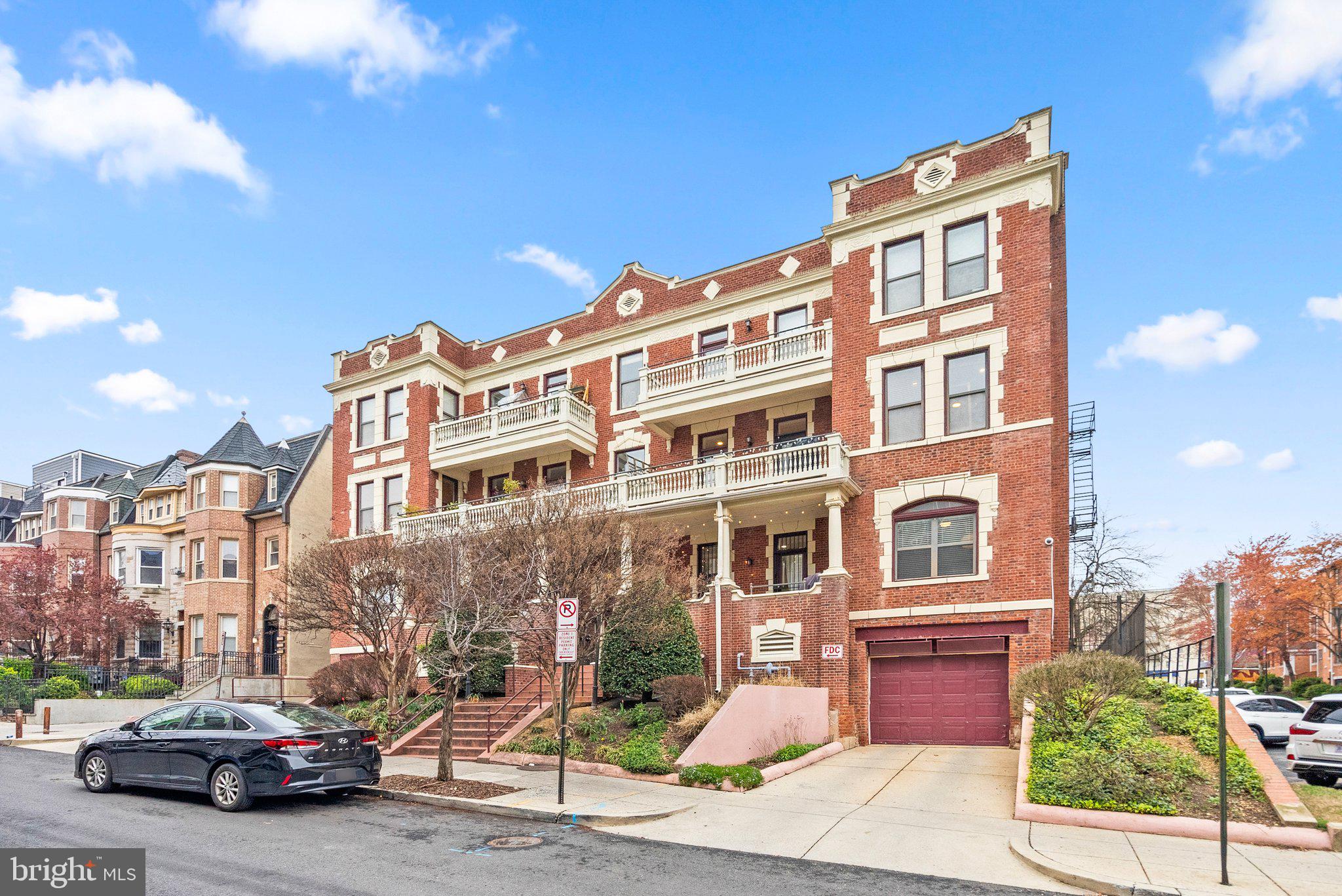1419 Clifton St NW #102