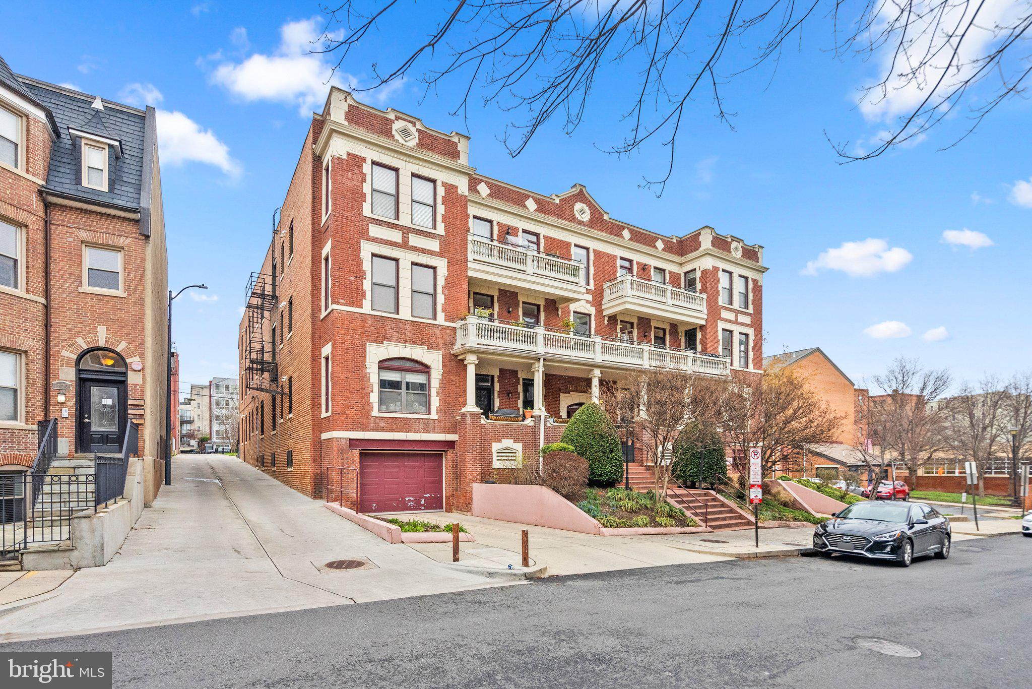 1419 Clifton St NW #102