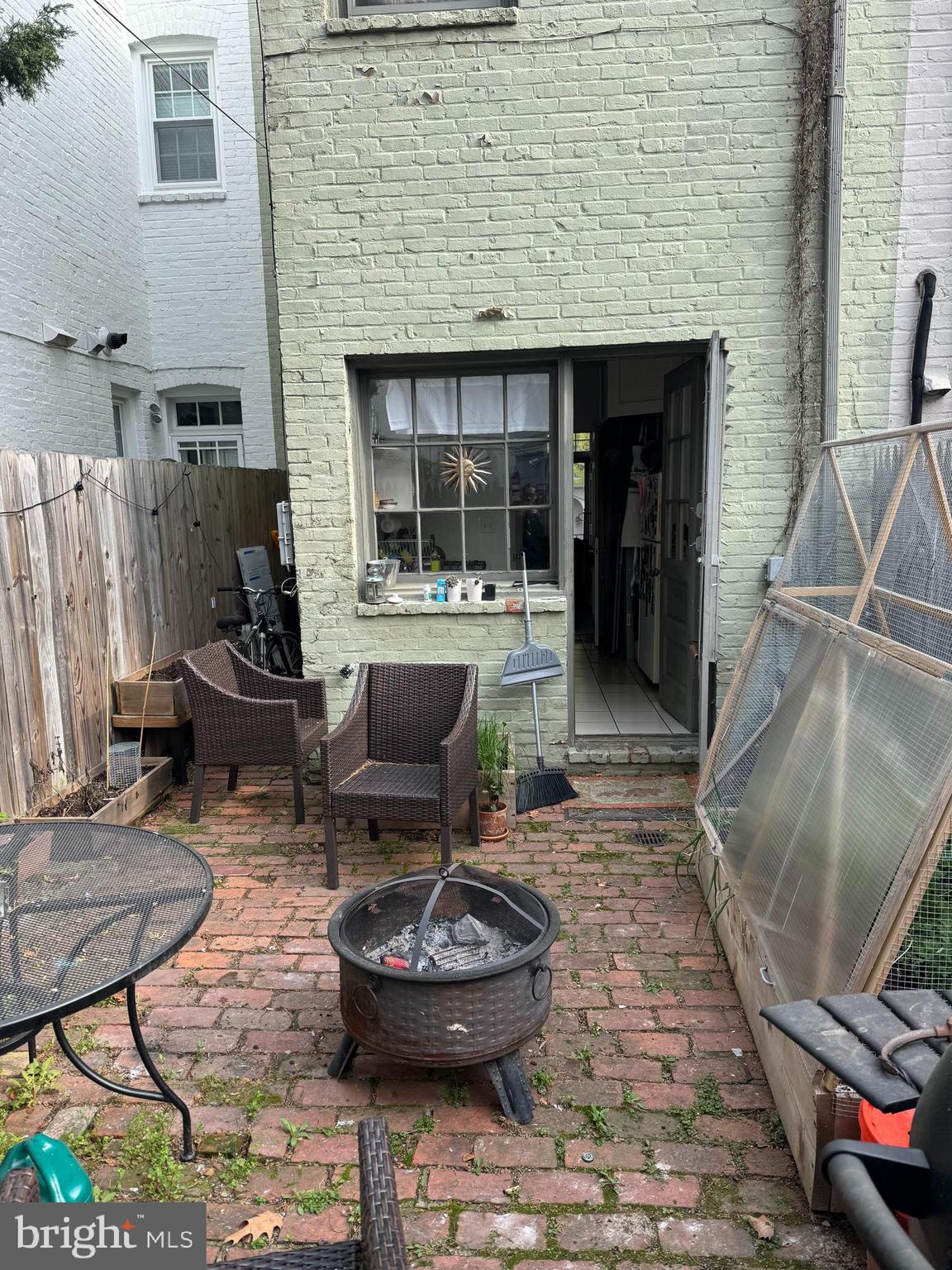 2412 I St NW