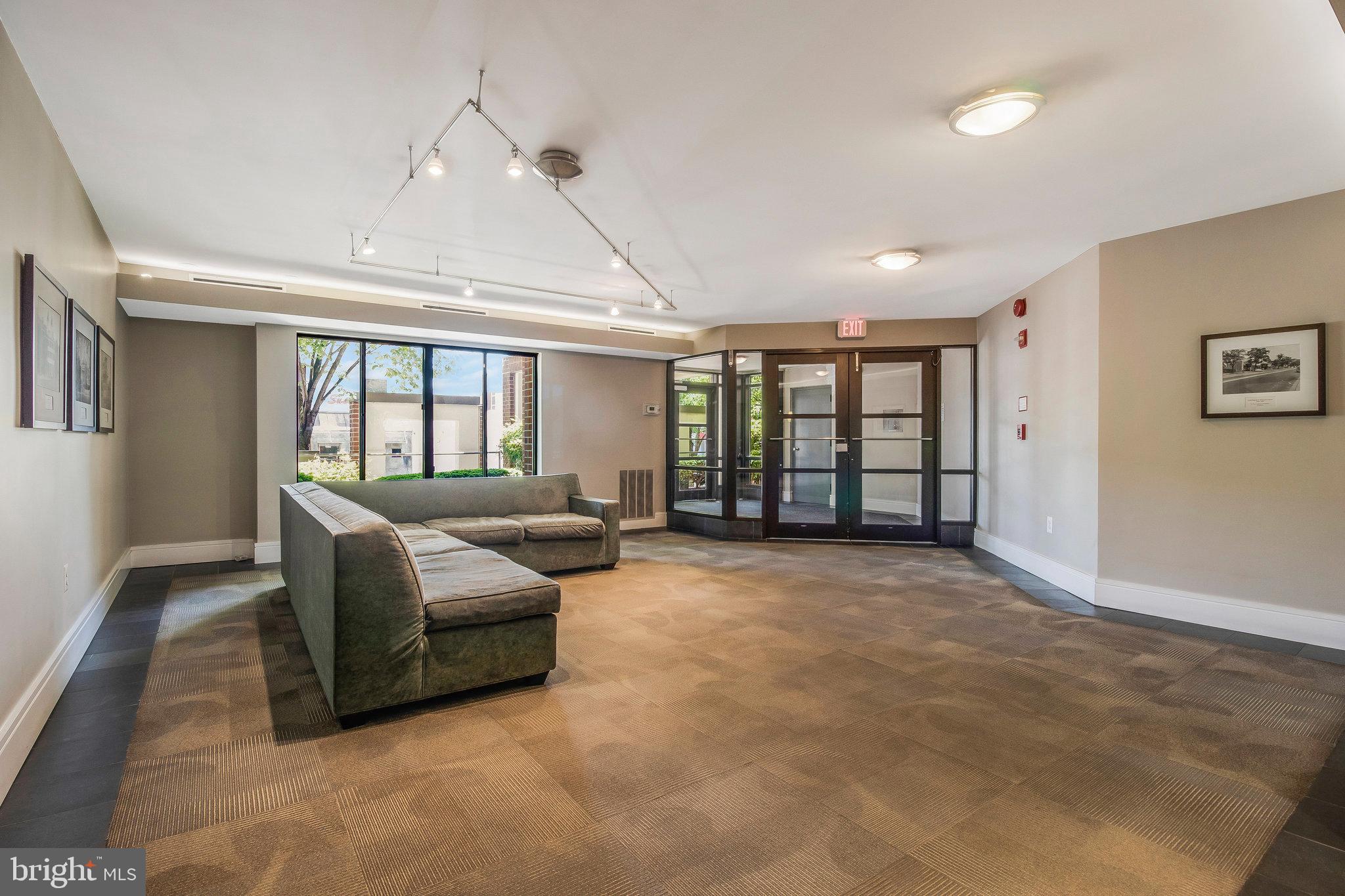 2320 Wisconsin Ave NW #208