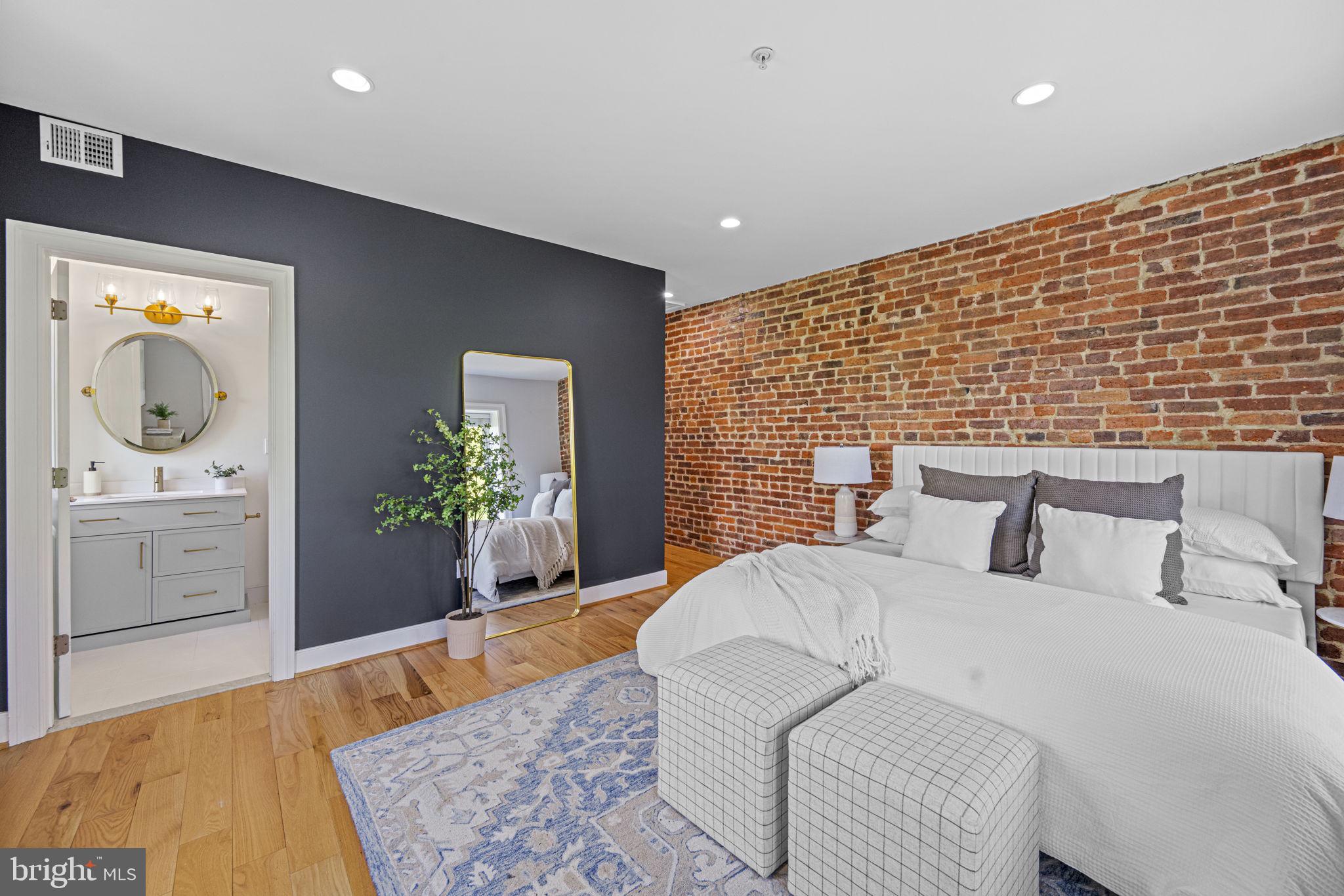 1200 Euclid St NW #4