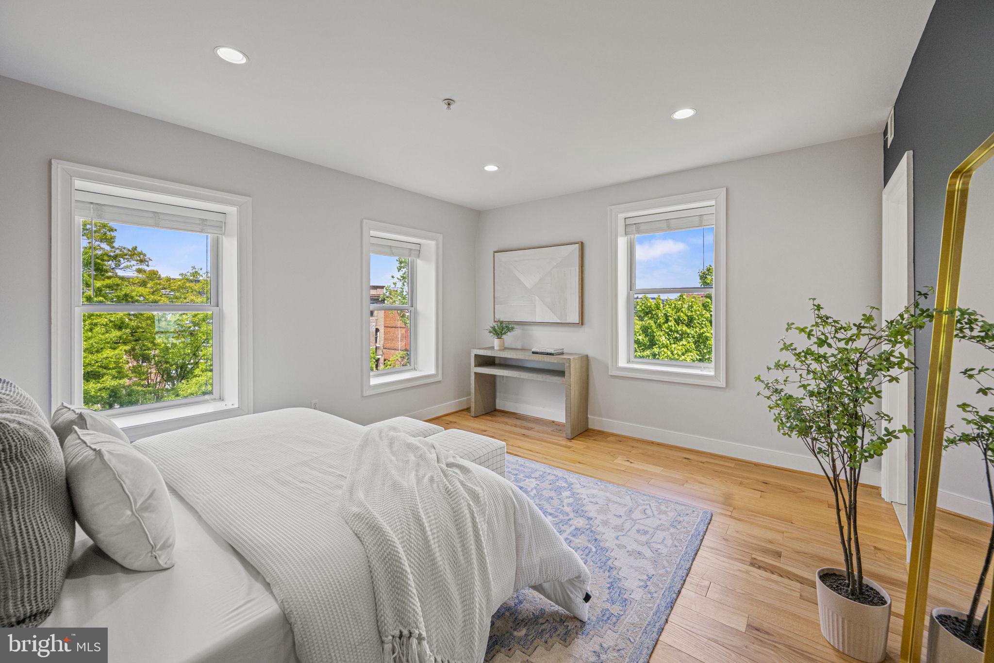 1200 Euclid St NW #4