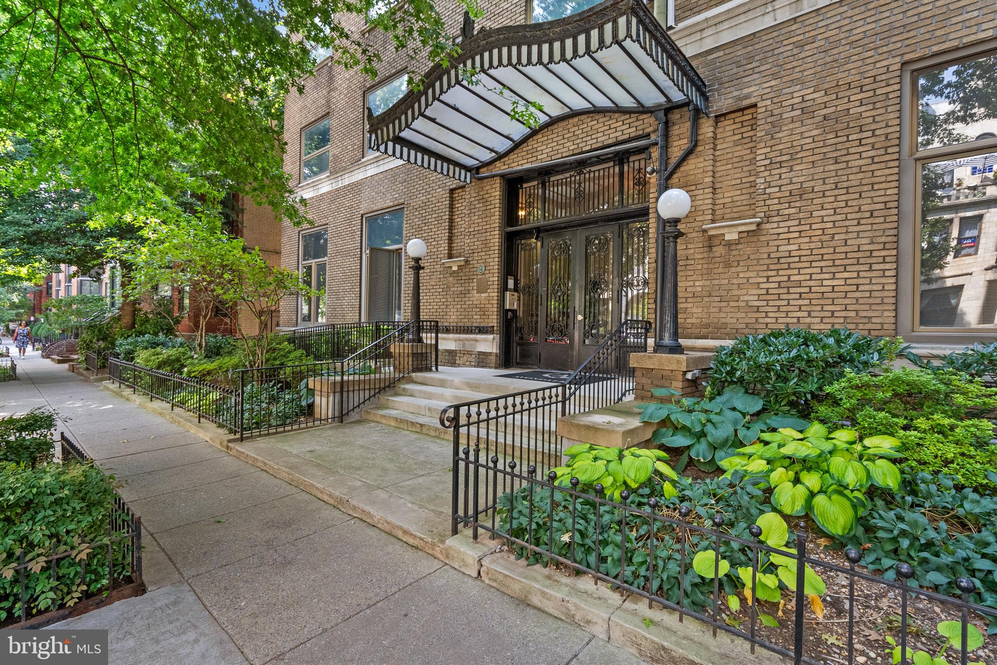 1734 P St NW #6
