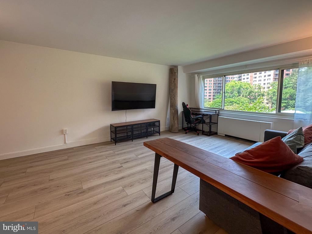 4201 CATHEDRAL AVE NW #419E