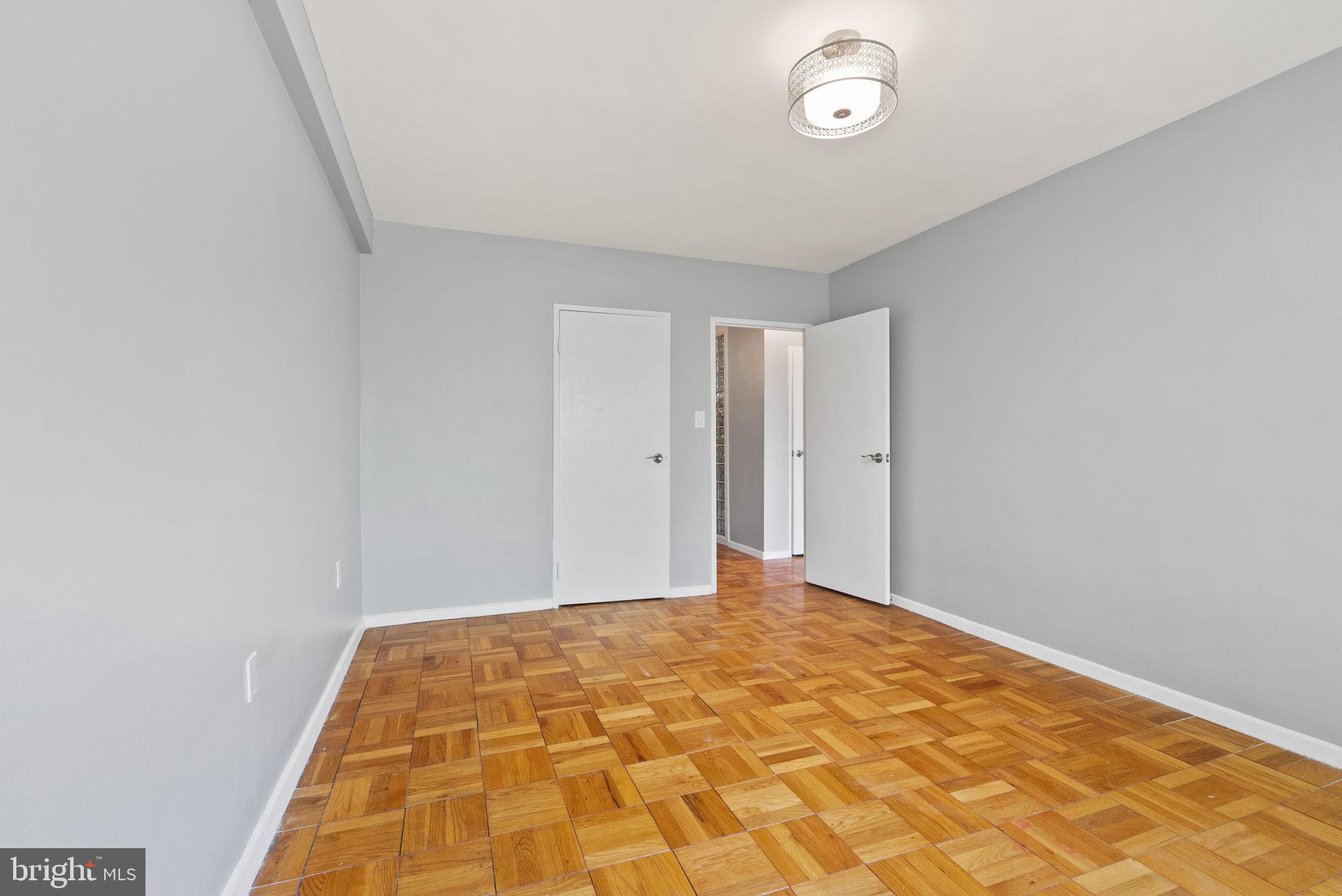 4100 W St NW #305