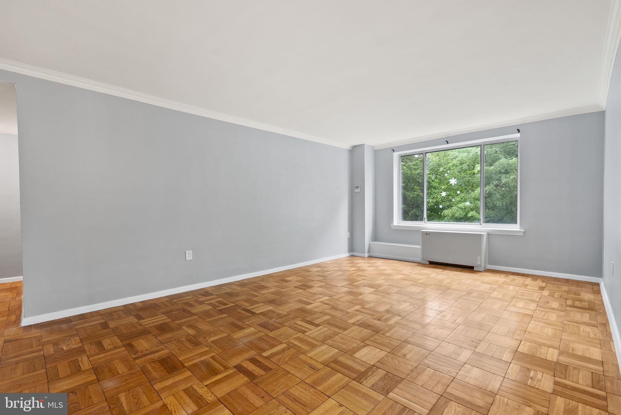 4100 W St NW #305