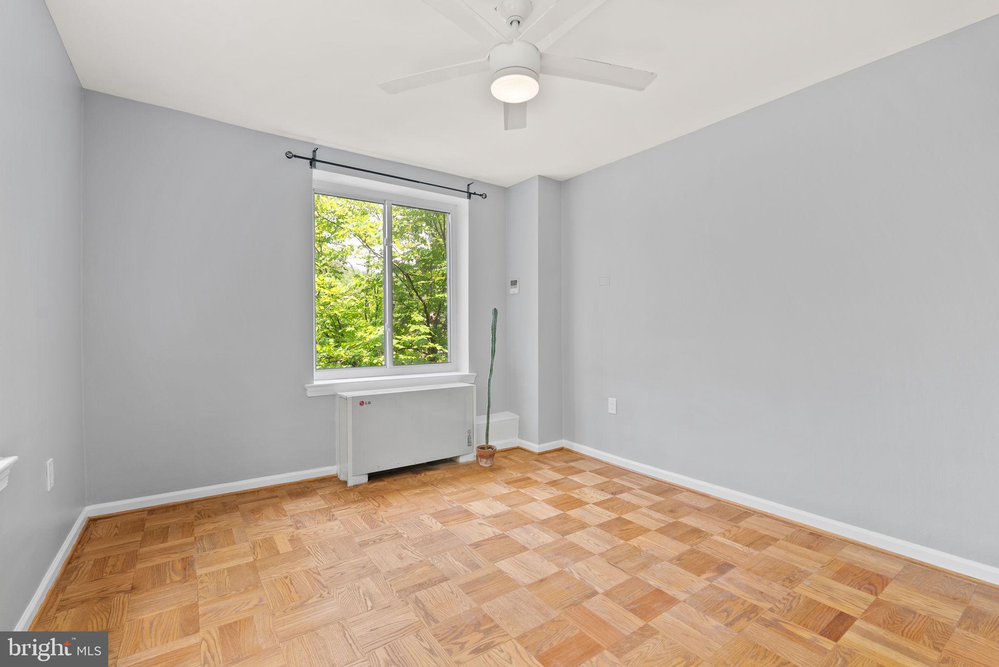 4100 W St NW #305