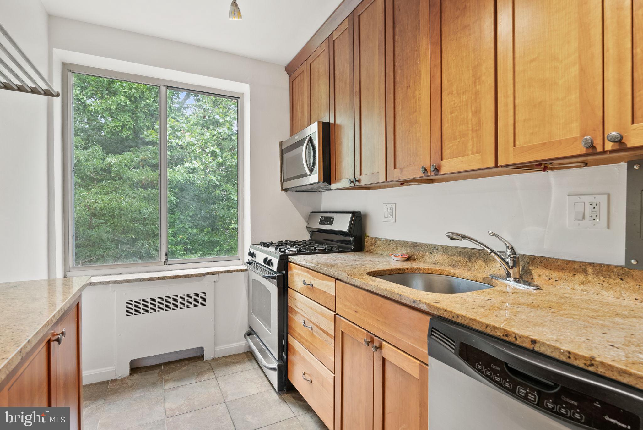 4100 W St NW #305
