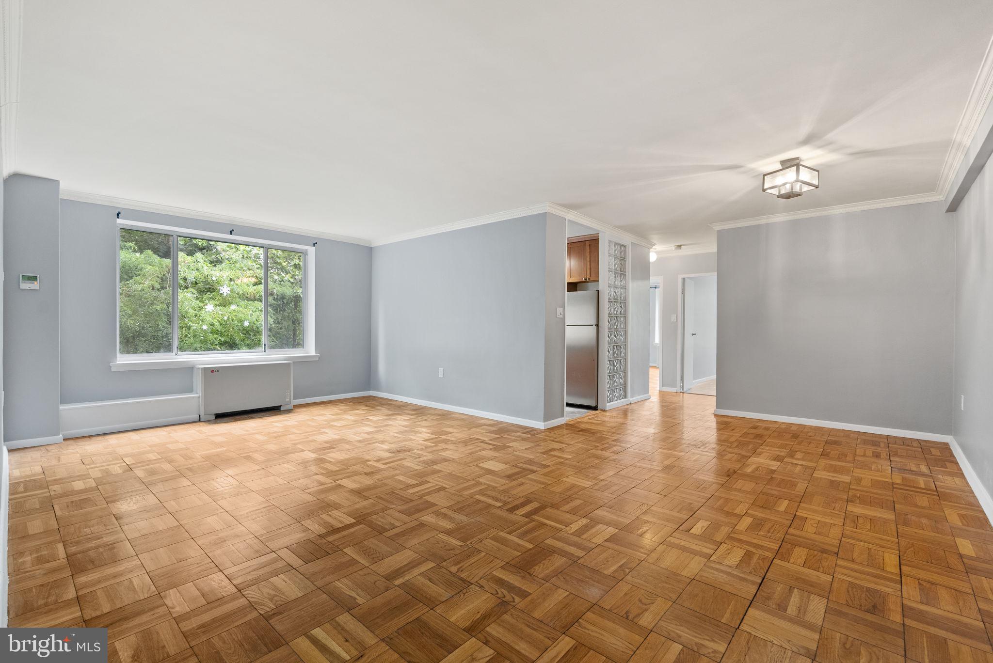 4100 W St NW #305