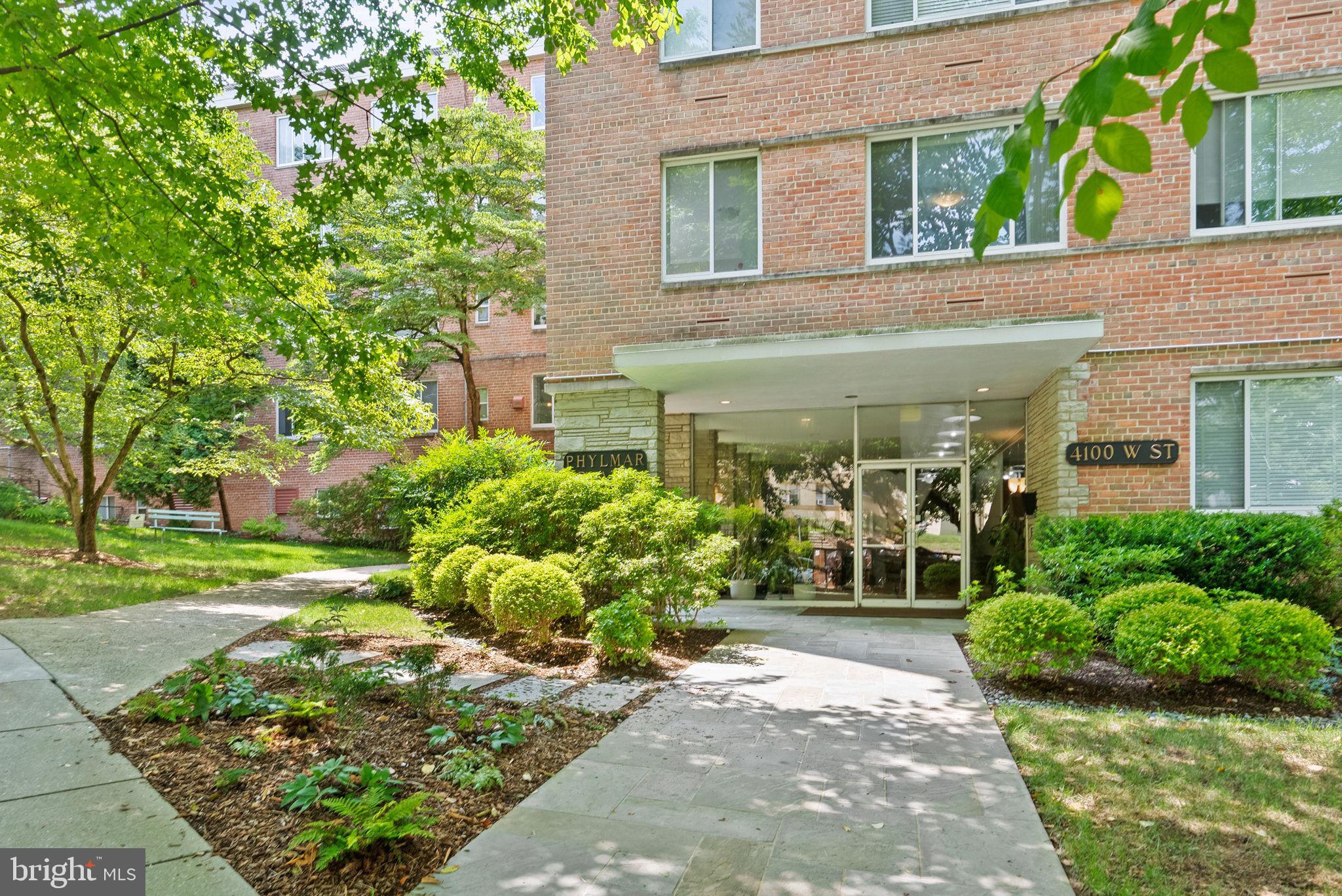 4100 W St NW #305