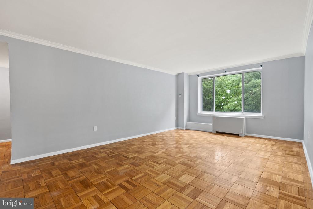 4100 W St NW #305