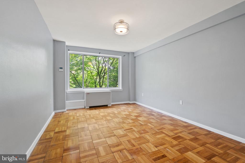 4100 W St NW #305