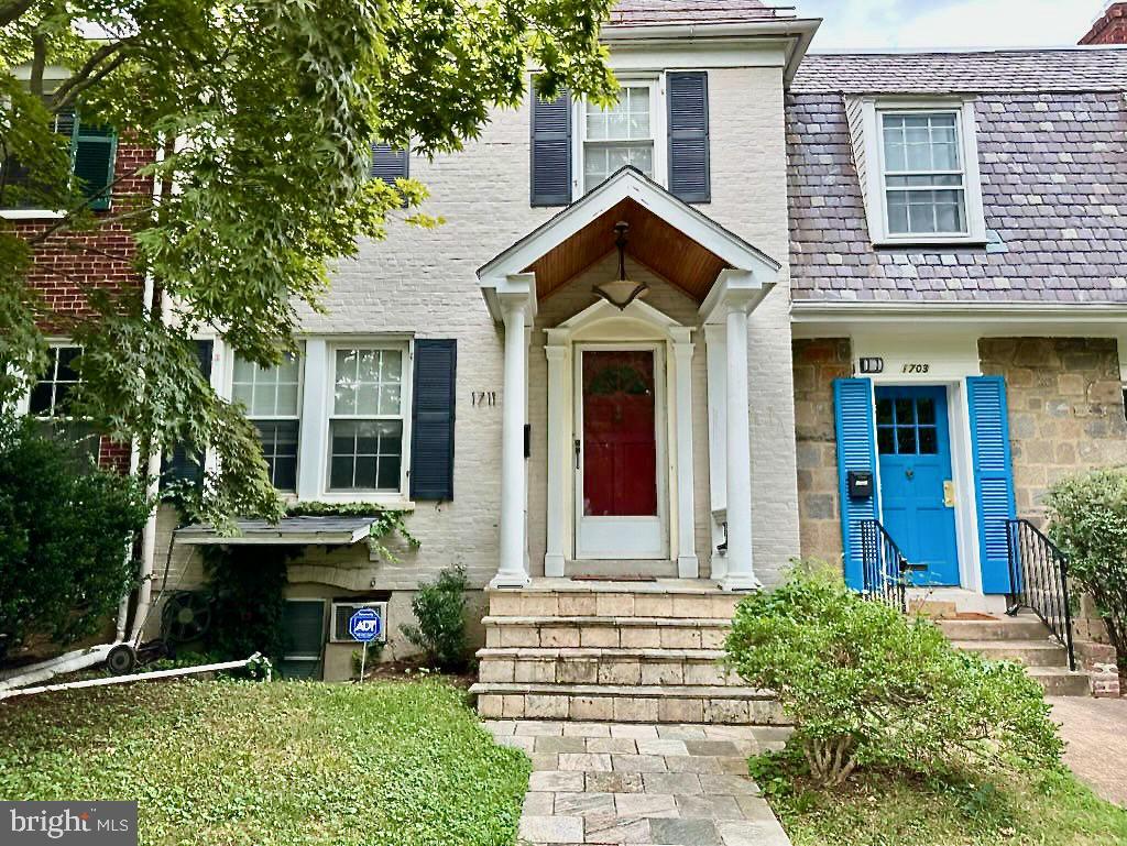 1711 37th St NW