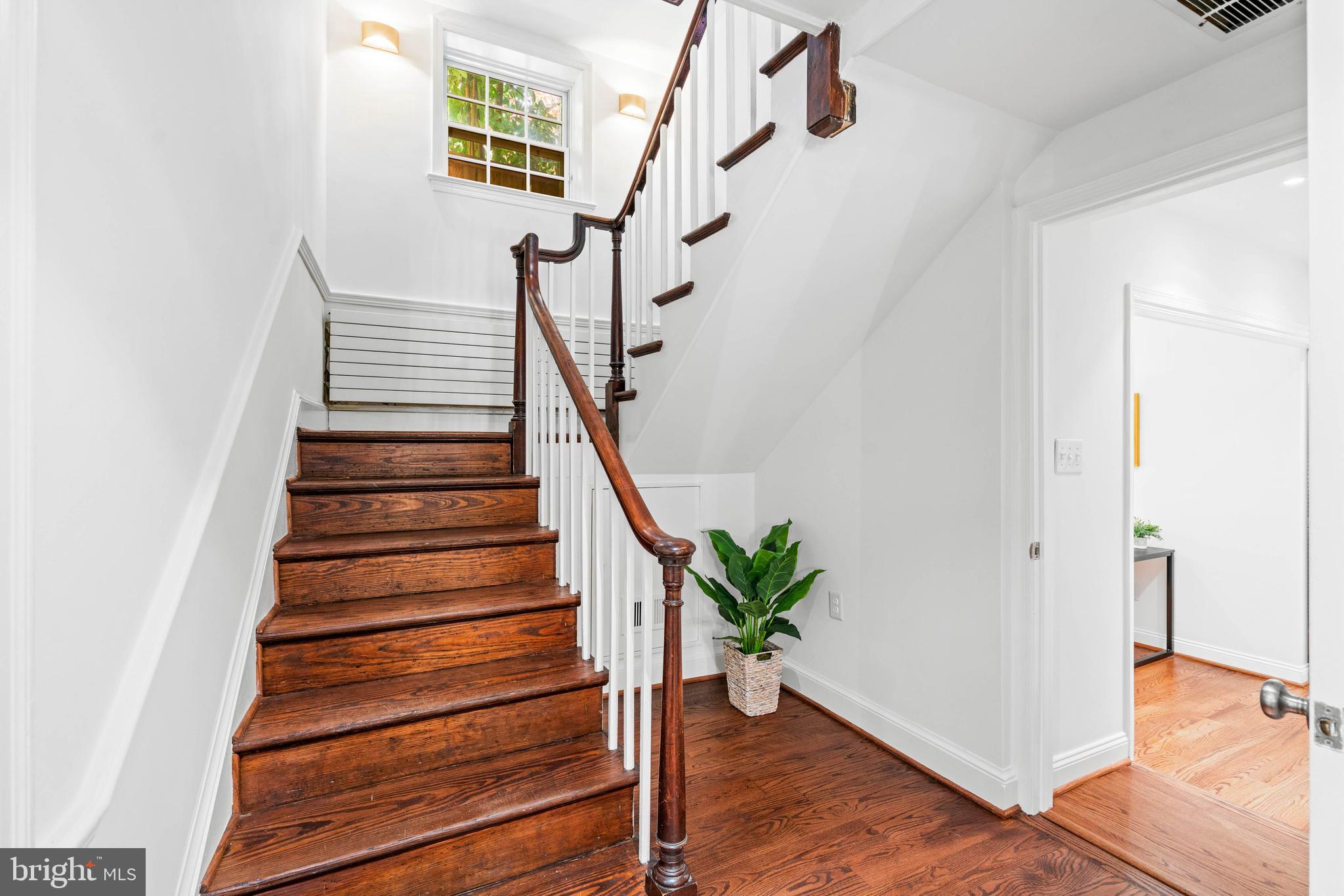 1406 34th St NW