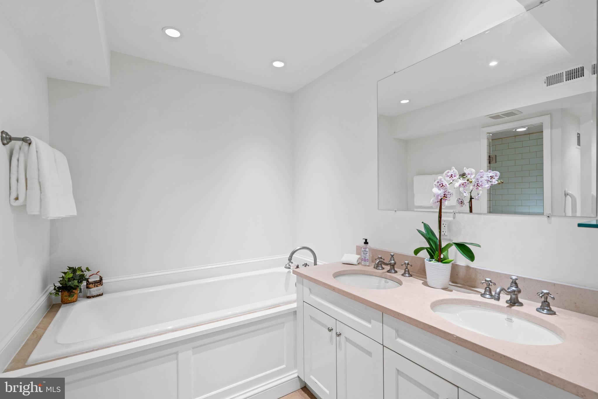 1406 34th St NW