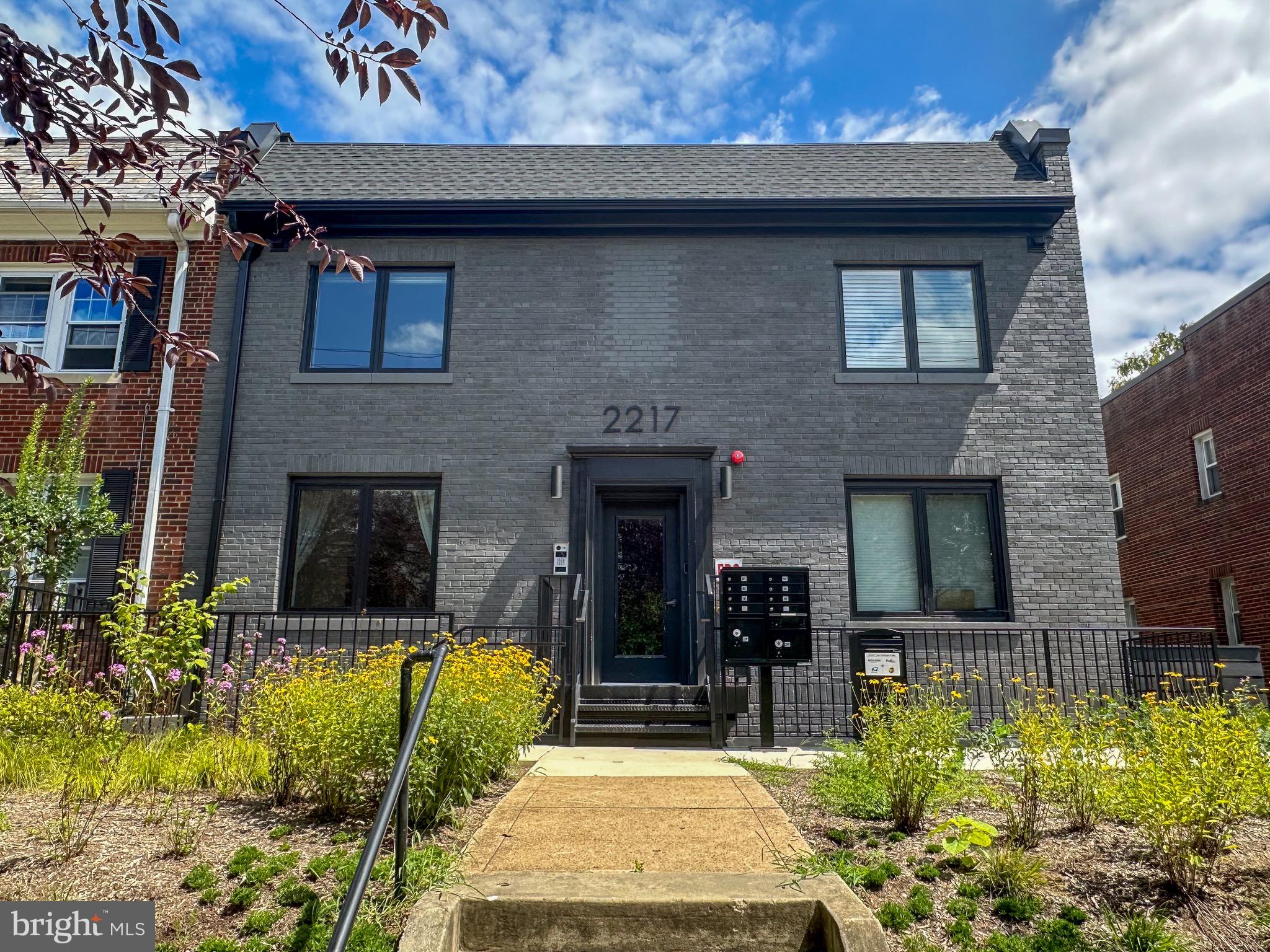 2217 40TH PL NW #101