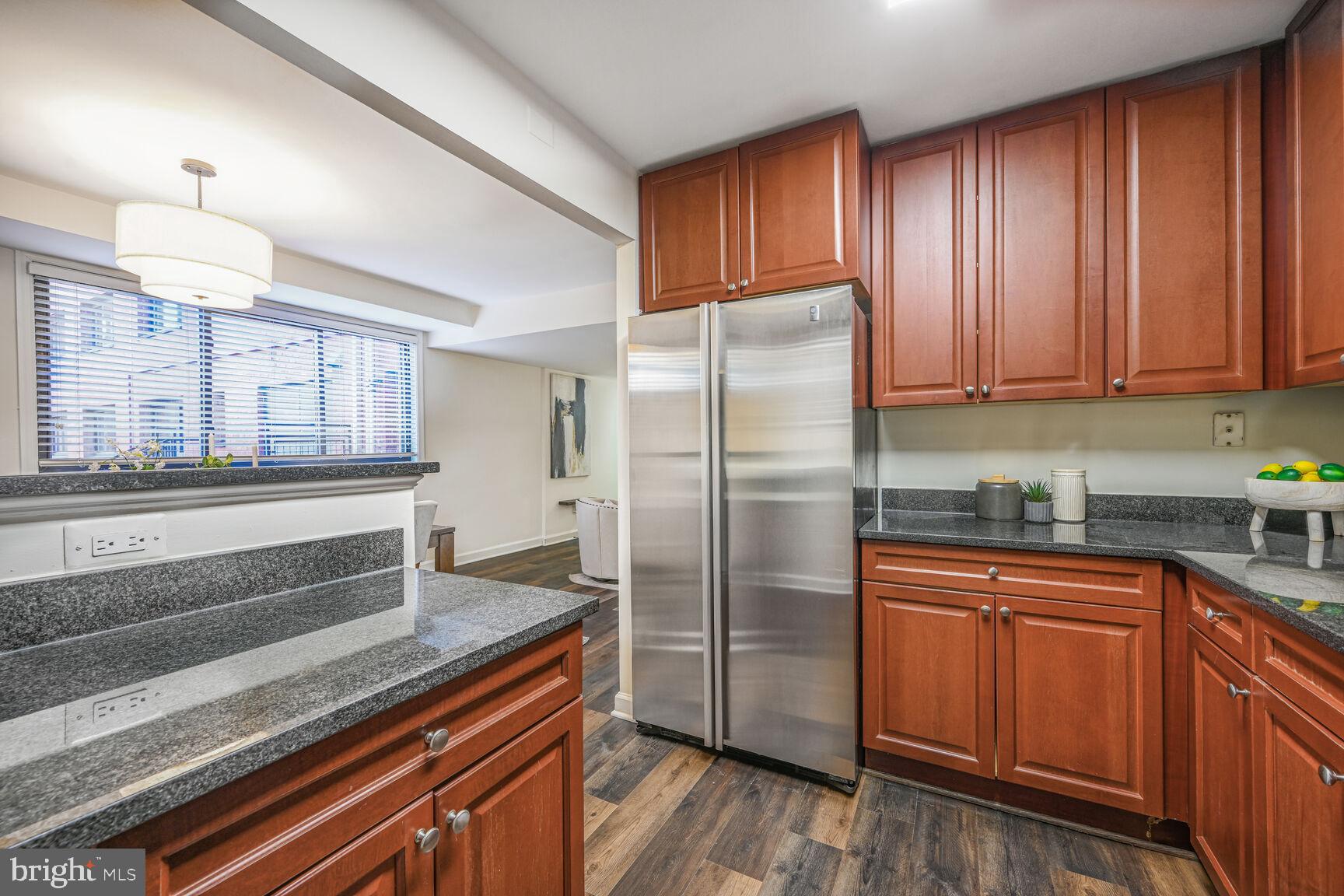 2725 39th St NW #206