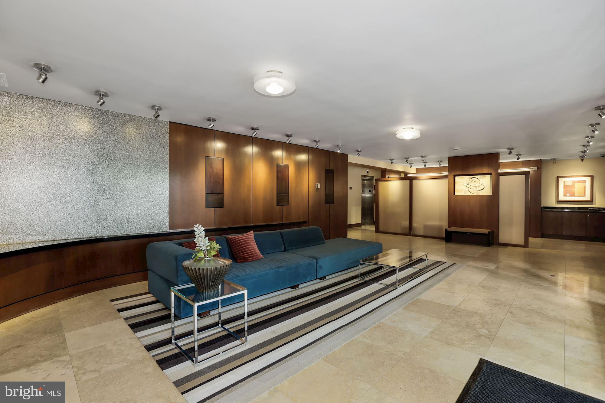 2725 39th St NW #206