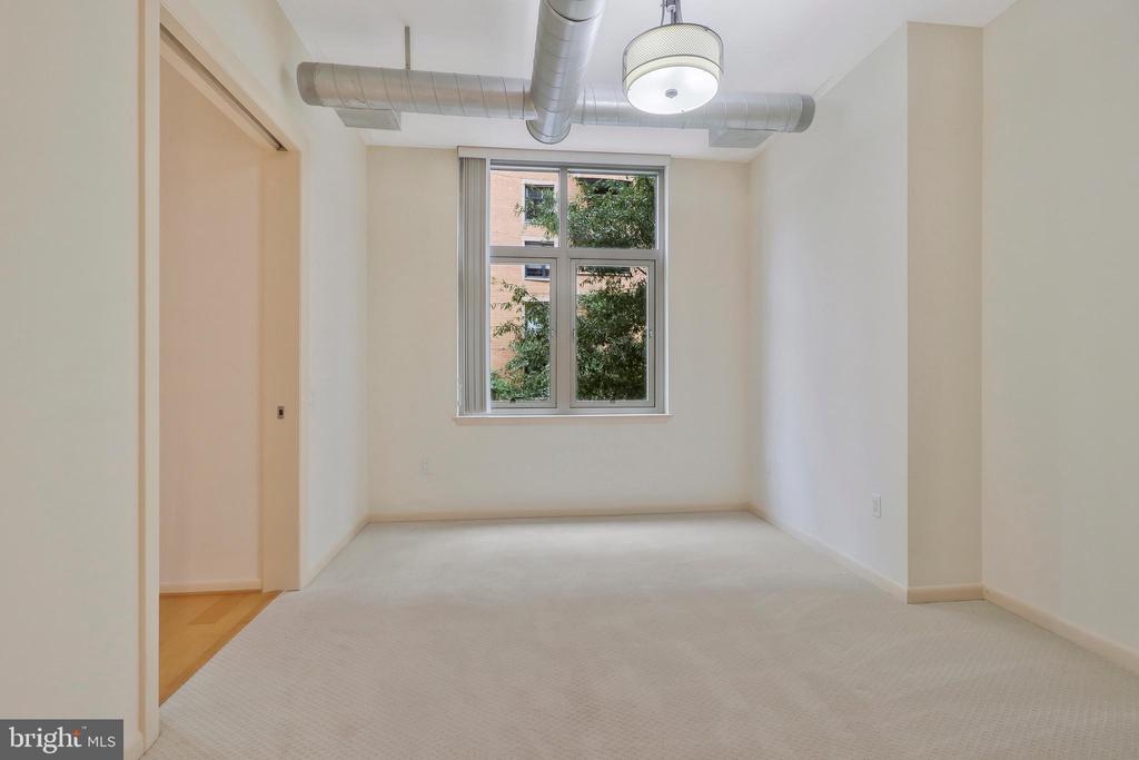 811 4th St NW #205