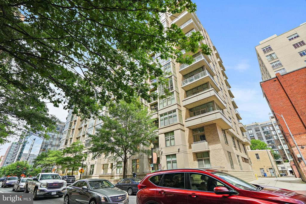 811 4th St NW #205