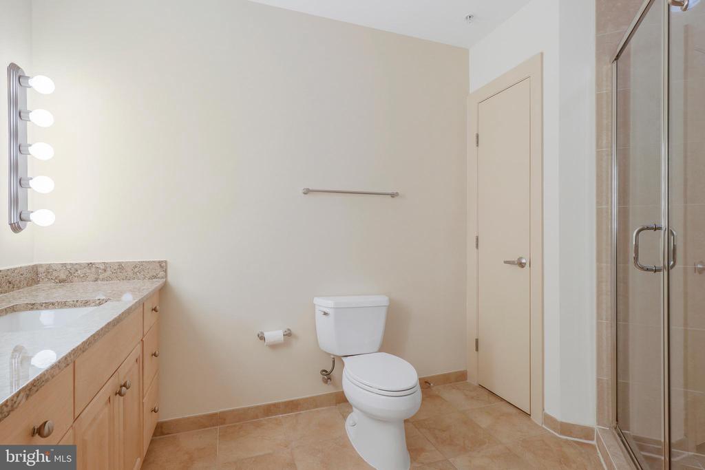 811 4th St NW #205
