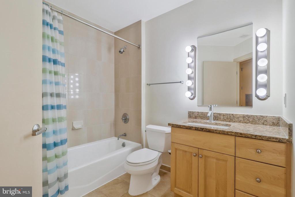 811 4th St NW #205