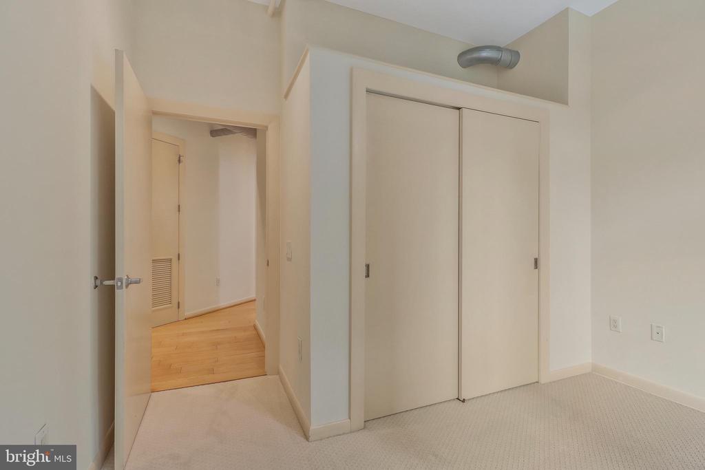 811 4th St NW #205