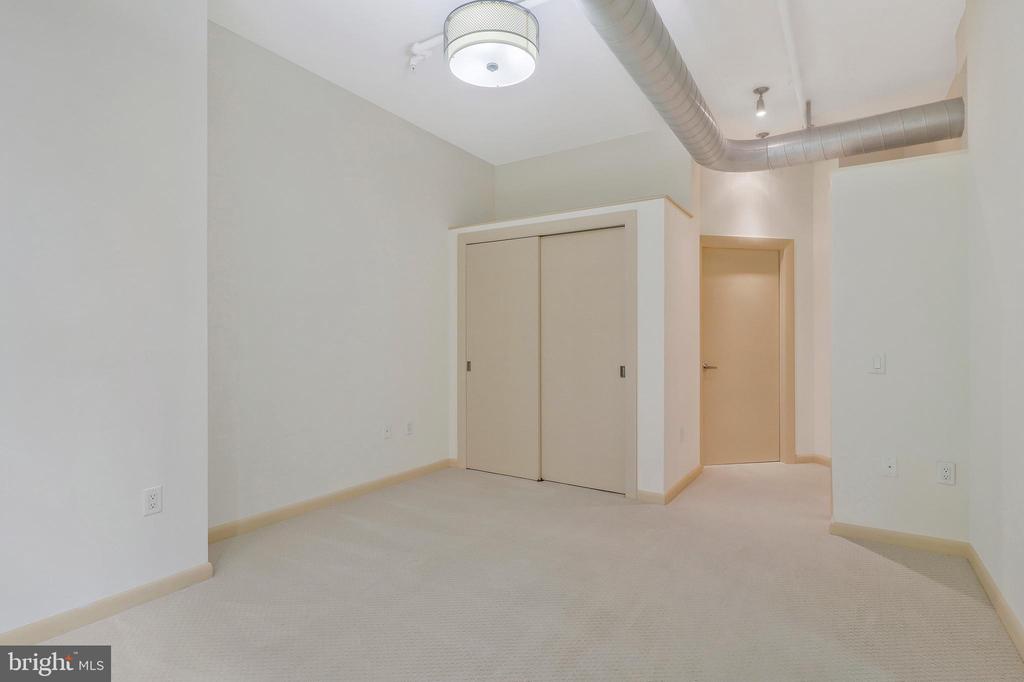 811 4th St NW #205
