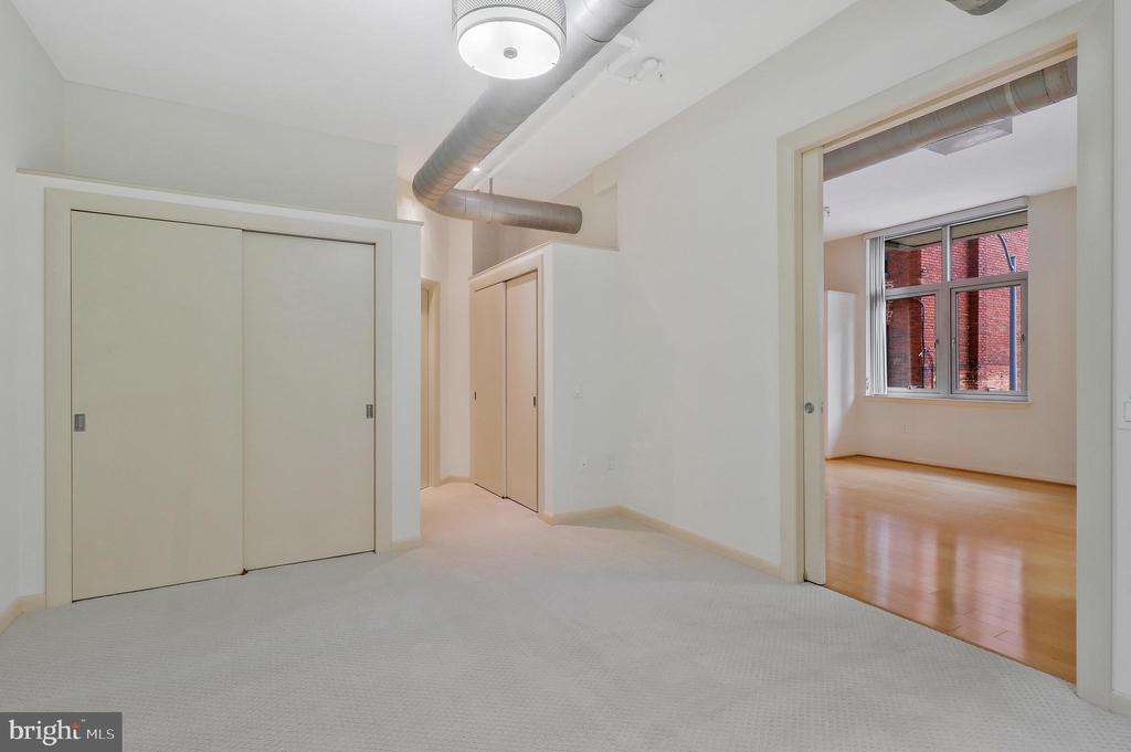 811 4th St NW #205