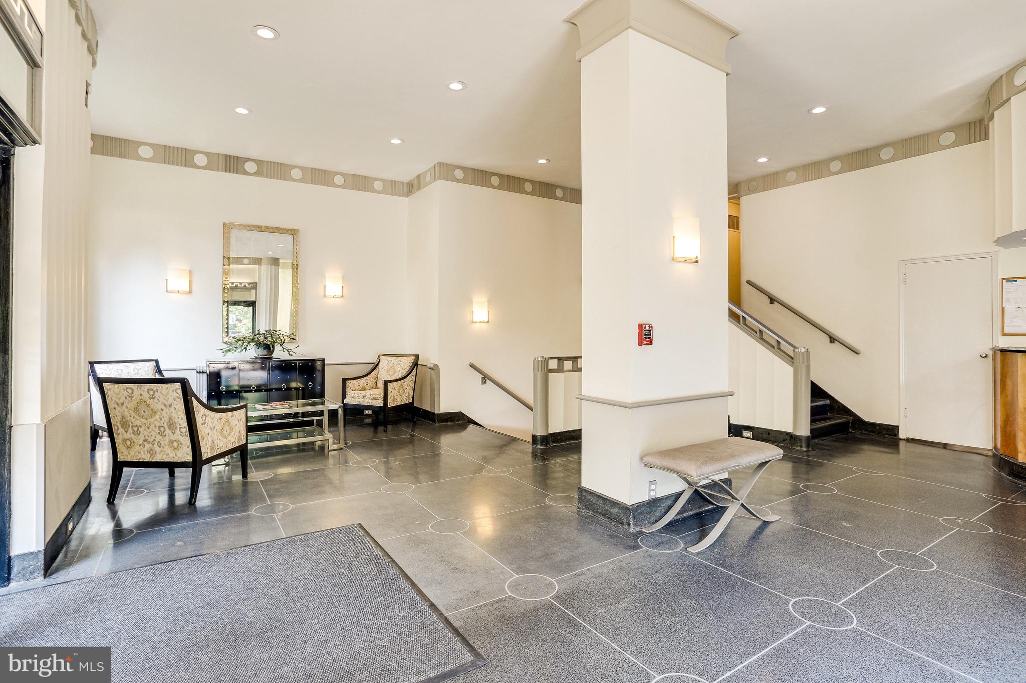 3901 Cathedral Ave NW #114