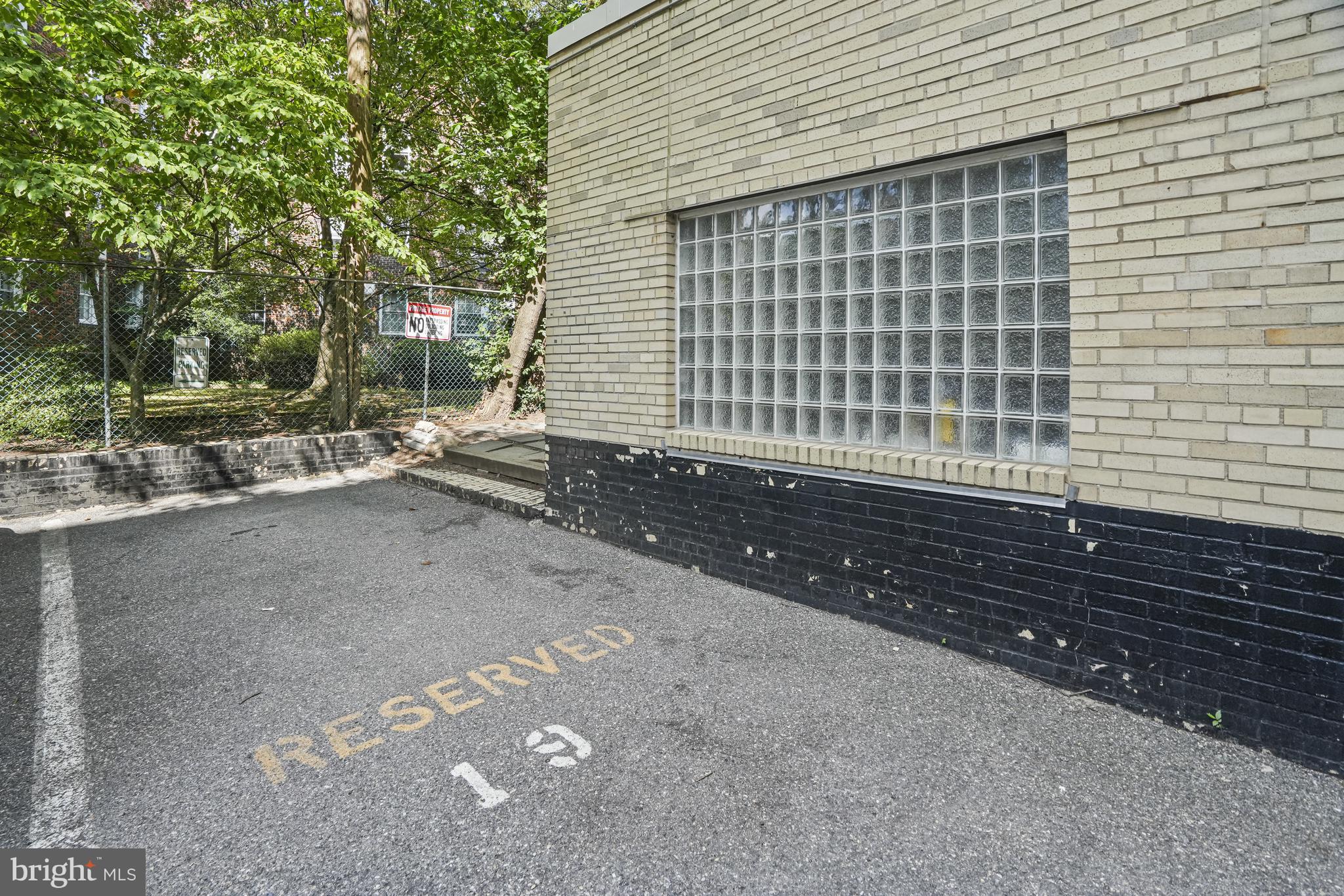 3901 Cathedral Ave NW #114