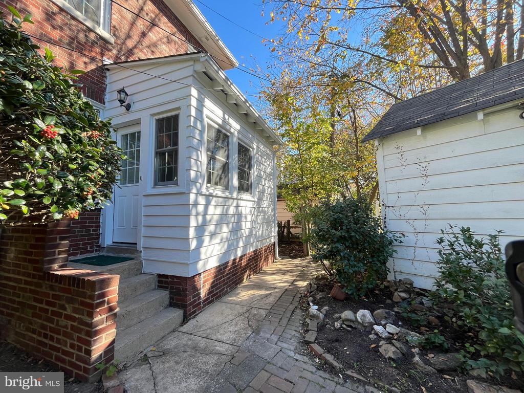 5316 Reno Rd NW