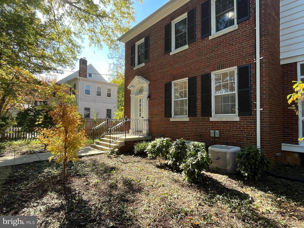 5316 Reno Rd NW