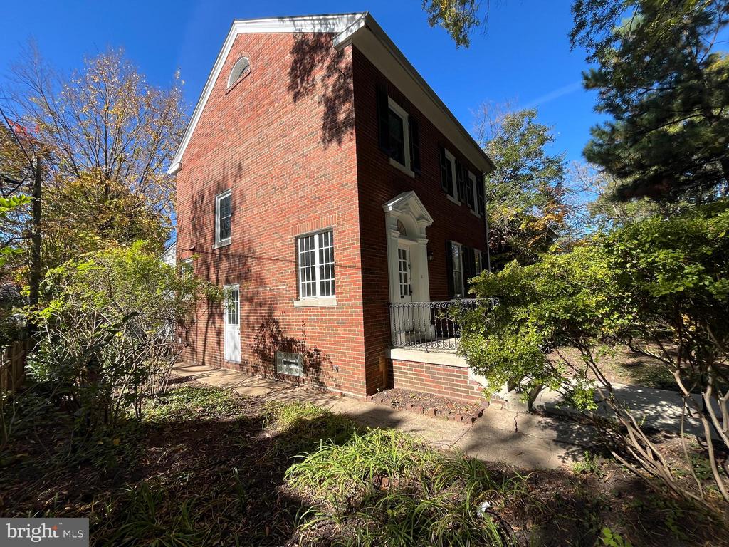 5316 Reno Rd NW