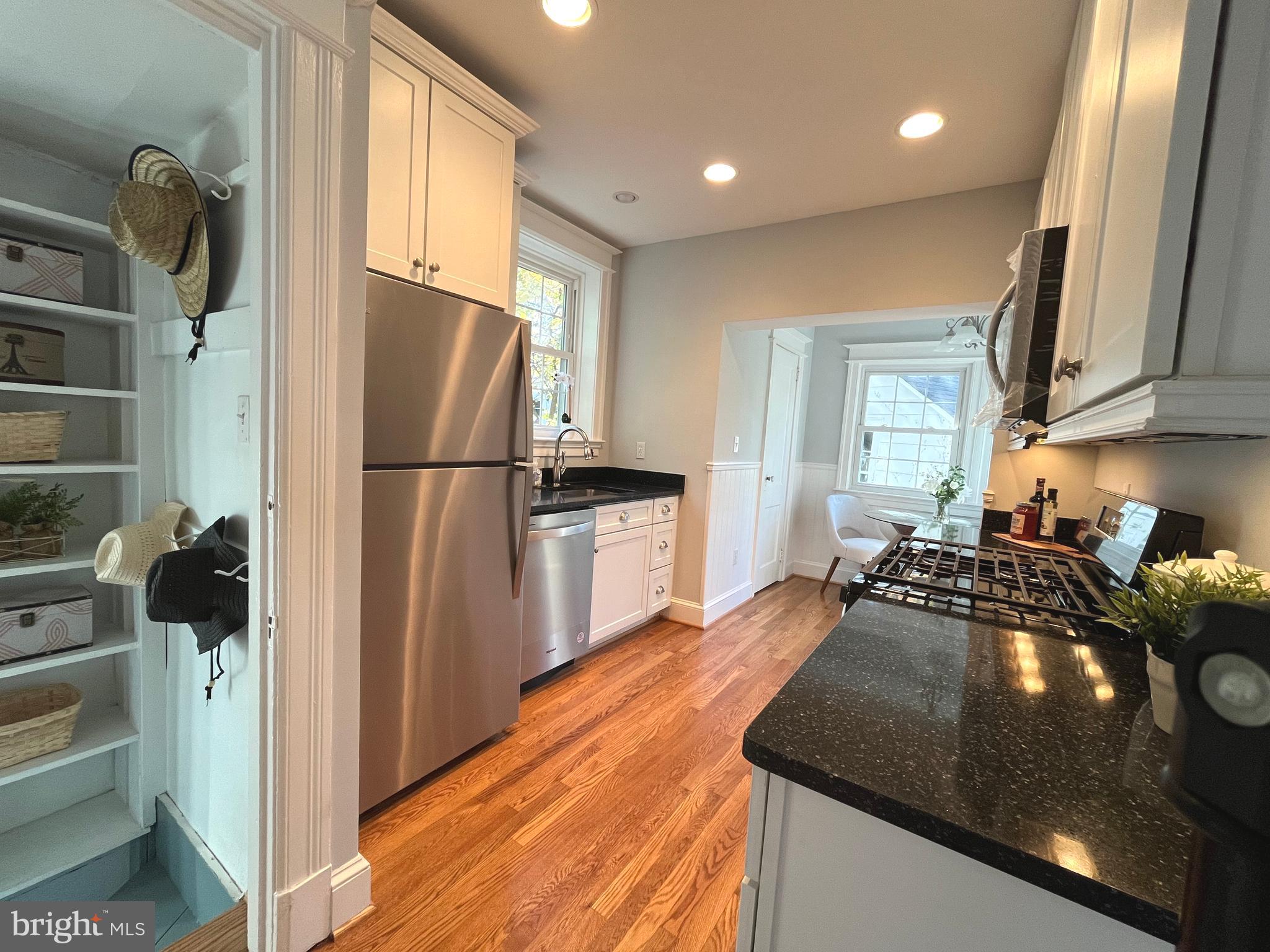 5316 Reno Rd NW
